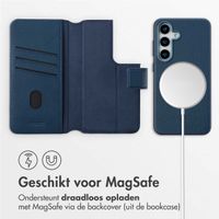 Accezz Leather Bookcase 2-in-1 met MagSafe Samsung Galaxy S25 - Nightfall Blue