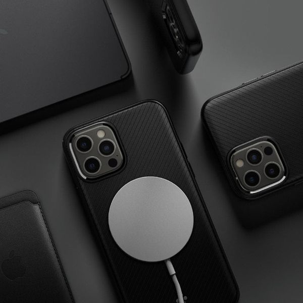 Spigen Armor Back Cover with MagSafe Apple iPhone 12 (Pro) - Black