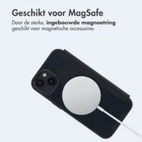 imoshion Transparante Bookcase met MagSafe Apple iPhone 14 / 13 - Zwart