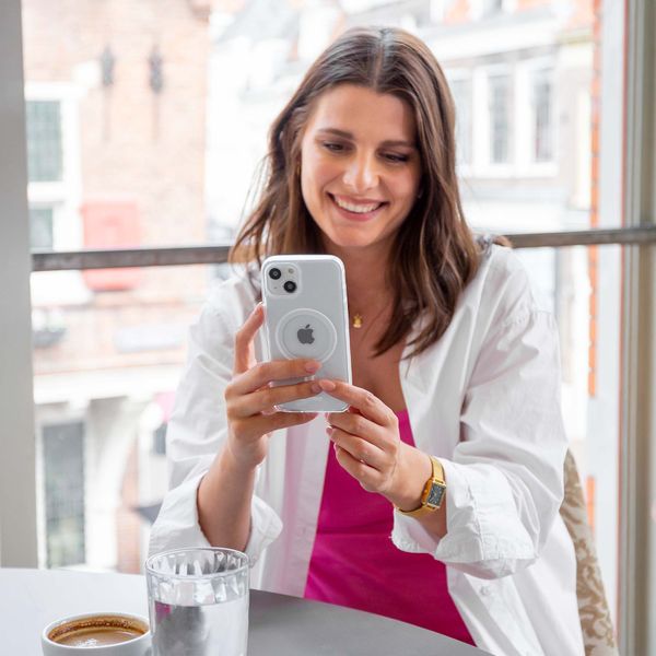 Accezz Clear Backcover met MagSafe Apple iPhone 14 Pro - Transparant