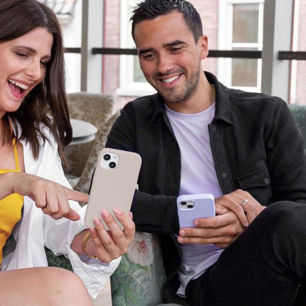 Accezz Liquid Silicone Backcover met MagSafe Samsung Galaxy S25 Ultra - Stone