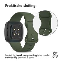 imoshion Siliconen bandje Fitbit Versa 4 / 3 / Sense (2) - Donkergroen