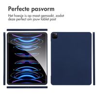 Accezz Liquid Silicone Backcover met penhouder Apple iPad Pro 12.9 (2022) / Pro 12.9 (2021) / Pro 12.9 (2020) - Donkerblauw
