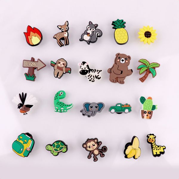 imoshion Kidsproof tablethoes met afneembare dolls Apple iPad 11 (2025) 11 inch A16 / iPad 10 (2022) 10.9 inch - Olive Green