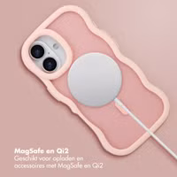 Selencia Wavy Backcover met MagSafe Apple iPhone 17 - Soft Pink