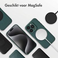 imoshion Color Backcover met MagSafe Apple iPhone 15 Pro - Donkergroen