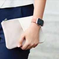 Uniq Aspen Braided bandje Apple Watch Series 1 t/m 9 / SE (38/40/41 mm) | Series 10 (42 mm) - Grapefruit Pink