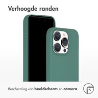 Accezz Liquid Silicone Backcover iPhone 15 Pro - Donkergroen