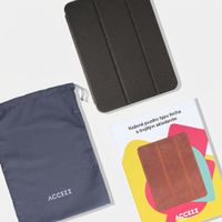 Accezz Leather Trifold Bookcase Apple iPad Pro 13 (2025) M5 / (2024) M4 - Zwart