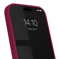 iDeal of Sweden Silicone Case Apple iPhone 15 Pro Max - Cranberry