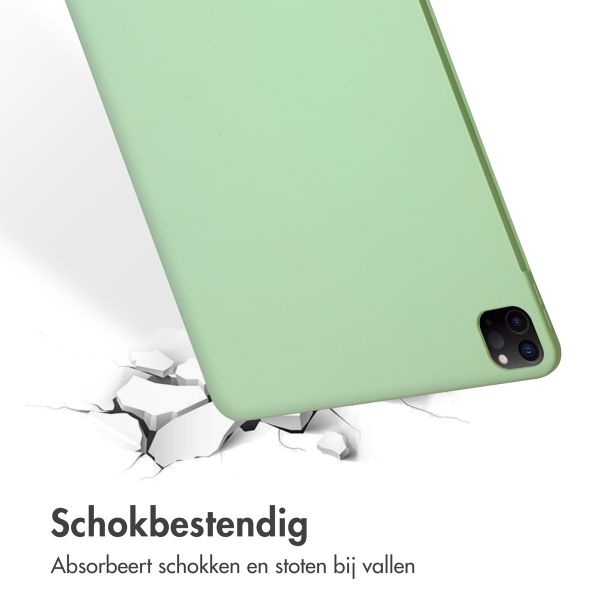 Accezz Liquid Silicone Backcover met penhouder Apple iPad Pro 12.9 (2022) / Pro 12.9 (2021) / Pro 12.9 (2020) - Lichtgroen
