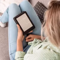 imoshion Stand Flipcase Kobo Clara 2E / Tolino Shine 4 - Zwart