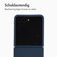 Accezz Liquid Silicone Backcover met MagSafe Samsung Galaxy Z Flip 8 - Donkerblauw