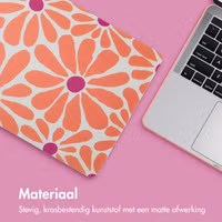 imoshion Design Laptop Cover Apple MacBook Pro 16 inch (2021 / 2023 M3 chip / 2024 M4 chip) - Orange Flower Connect