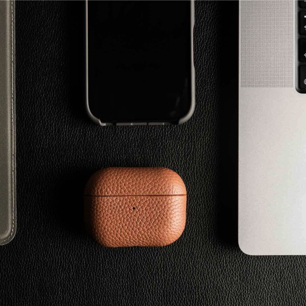 Accezz Genuine leather case  Apple AirPods 1 / 2 - Cognac