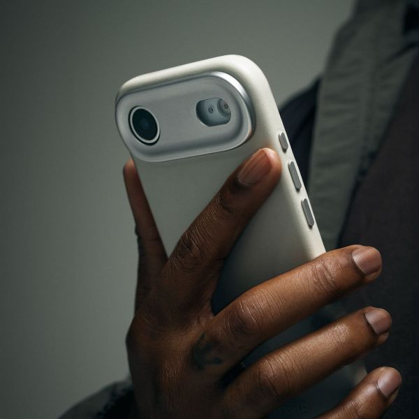 Decoded Leather Backcover MagSafe Apple iPhone 17 - Zwart