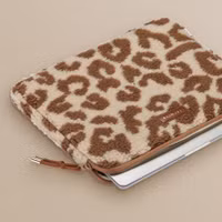 Selencia Teddy Laptop hoes 13-14 inch - Laptopsleeve - Vanilla Leopard