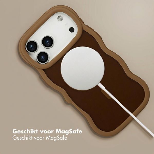 Selencia Wavy Backcover met MagSafe Apple iPhone 17 Pro Max - Mocha Brown