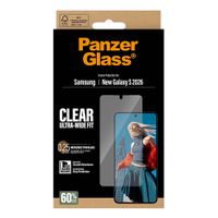 PanzerGlass Ultra-Wide Fit Anti-Bacterial Screenprotector incl. applicator Samsung Galaxy S26