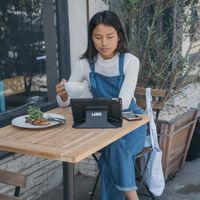 UAG Metropolis Bookcase Apple iPad 9 (2021) 10.2 inch / iPad 8 (2020) 10.2 inch / iPad 7 (2019) 10.2 inch - Zwart