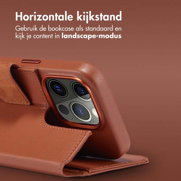 Accezz Leather Bookcase 2-in-1 met MagSafe Apple iPhone 15 Pro - Sienna Brown