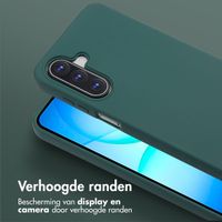 Selencia Siliconen hoesje met afneembaar koord Samsung Galaxy A17 - Donkergroen