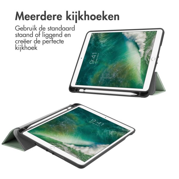 imoshion Trifold Bookcase iPad 6 (2018) 9.7 inch / iPad 5 (2017) 9.7 inch / Air 2 (2014) / Air 1 (2013) - Lichtgroen