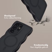 Selencia Wavy Backcover met MagSafe Samsung Galaxy S24 Ultra - Zwart