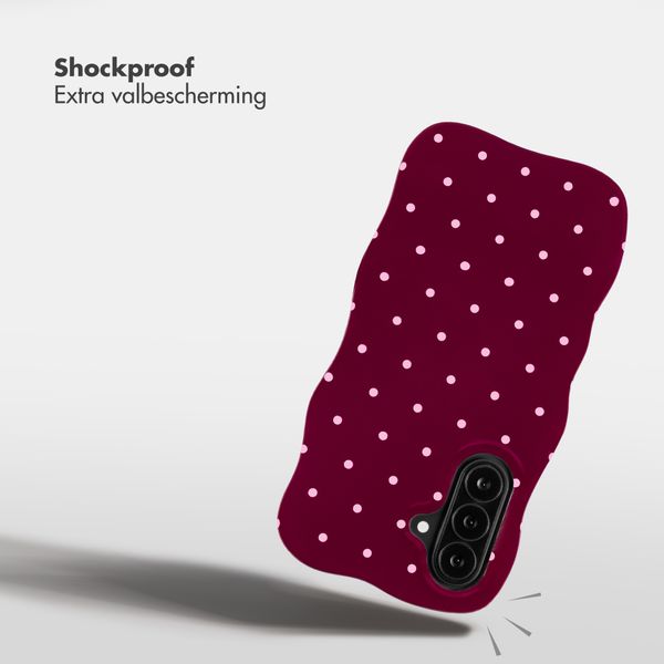 Selencia Vivid Wavy Backcover met MagSafe Samsung Galaxy A37 (5G) - Happy Dots Burgundy