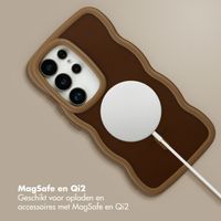 Selencia Wavy Backcover met MagSafe Samsung Galaxy S25 Ultra - Mocha Brown