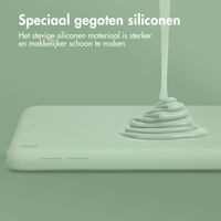 Accezz Liquid Silicone Backcover Apple iPad 9 (2021) 10.2 inch / iPad 8 (2020) 10.2 inch / iPad 7 (2019) 10.2 inch - Lichtgroen