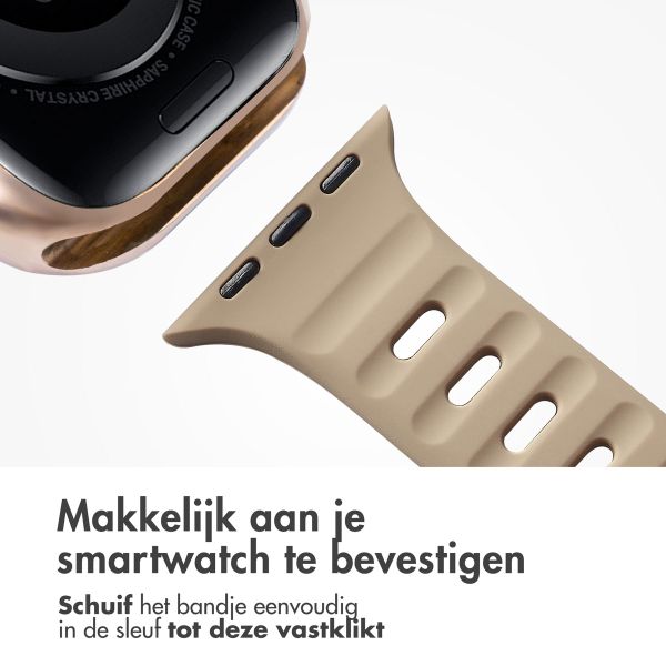 imoshion Active Sport siliconenbandje Apple Watch Series 1 t/m 9 / SE (38/40/41 mm) | Series 10 (42 mm) - Bruin