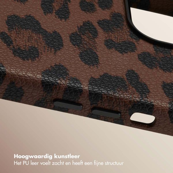 Selencia Sabi Backcover Panterprint met MagSafe Apple iPhone 15 - Mocha Brown
