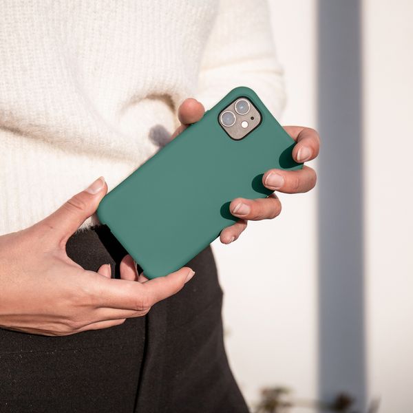 imoshion Color Backcover met afneembaar koord met MagSafe Apple iPhone 17 - Donkergroen