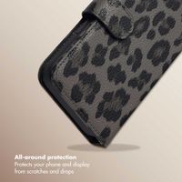 Selencia Sabi Bookcase with Leopard Print Apple iPhone 17e / 16e - Midnight Black