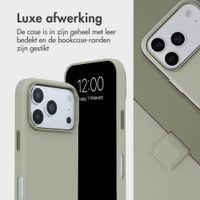 Accezz Leather Bookcase 2-in-1 met MagSafe Apple iPhone 18 Pro Max / 17 Pro Max - Light Grey
