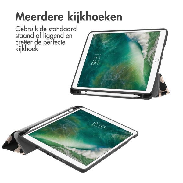 imoshion Design Trifold Bookcase Apple iPad 6 (2018) 9.7 inch / iPad 5 (2017) 9.7 inch / Air 2 (2014)/Air 1 (2013) - Leopard