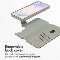 Accezz 2-in-1 Leather Bookcase with MagSafe Samsung Galaxy S26 - Light Grey