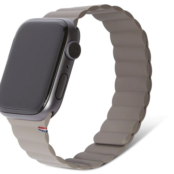 Decoded Silicone Magnetic Traction Strap Lite Apple Watch Series 1-9 / SE - 38/40/41 mm / Series 10 - 42 mm - Dark Taupe