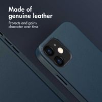 Accezz Leather Back Cover with MagSafe Apple iPhone 12 (Pro) - Nightfall Blue