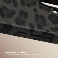Selencia Sabi Back Cover Panther Print with MagSafe Apple iPhone 17 - Midnight Black