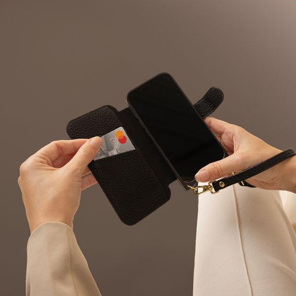 Selencia Riva Bookcase met MagSafe en Koord Apple iPhone 14 / 13 - Zwart