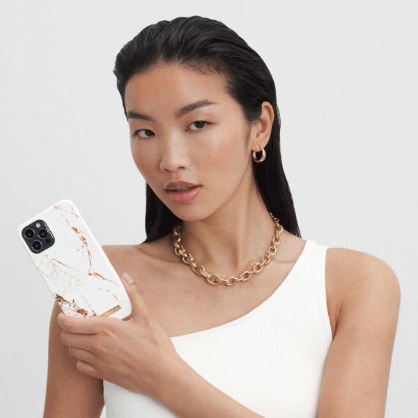 iDeal of Sweden Fashion Backcover Apple iPhone 15 Pro - Carrara Gold