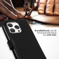 Selencia Echt Lederen Bookcase iPhone 15 Pro - Zwart