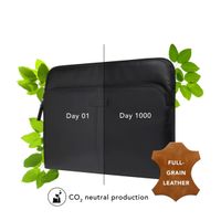 dbramante1928 Skagen Pro+ Sleeve - Laptop hoes 13 inch - Echt leer - Apple MacBook Pro 13 inch / Air 13 inch - Black