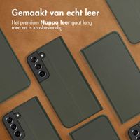 Accezz Premium Leather Slim Bookcase Samsung Galaxy S22 - Groen