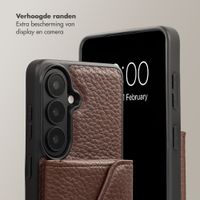 Selencia Sera Telefoonhoes met Koord en Envelop Pashouder Samsung Galaxy S26 - Chocolate Brown