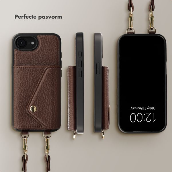 Selencia Sera Telefoonhoes met Koord en Envelop Pashouder Apple iPhone 17e / 16e - Chocolate Brown