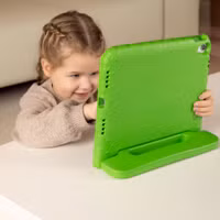 imoshion Kidsproof Backcover met handvat Apple iPad 11 (2025) 11 inch A16 / iPad 10 (2022) 10.9 inch - Groen