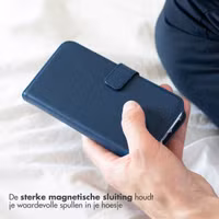 Selencia Echt Leren Bookcase iPhone SE (2022 / 2020) / 8 / 7 / 6(s) - Blauw